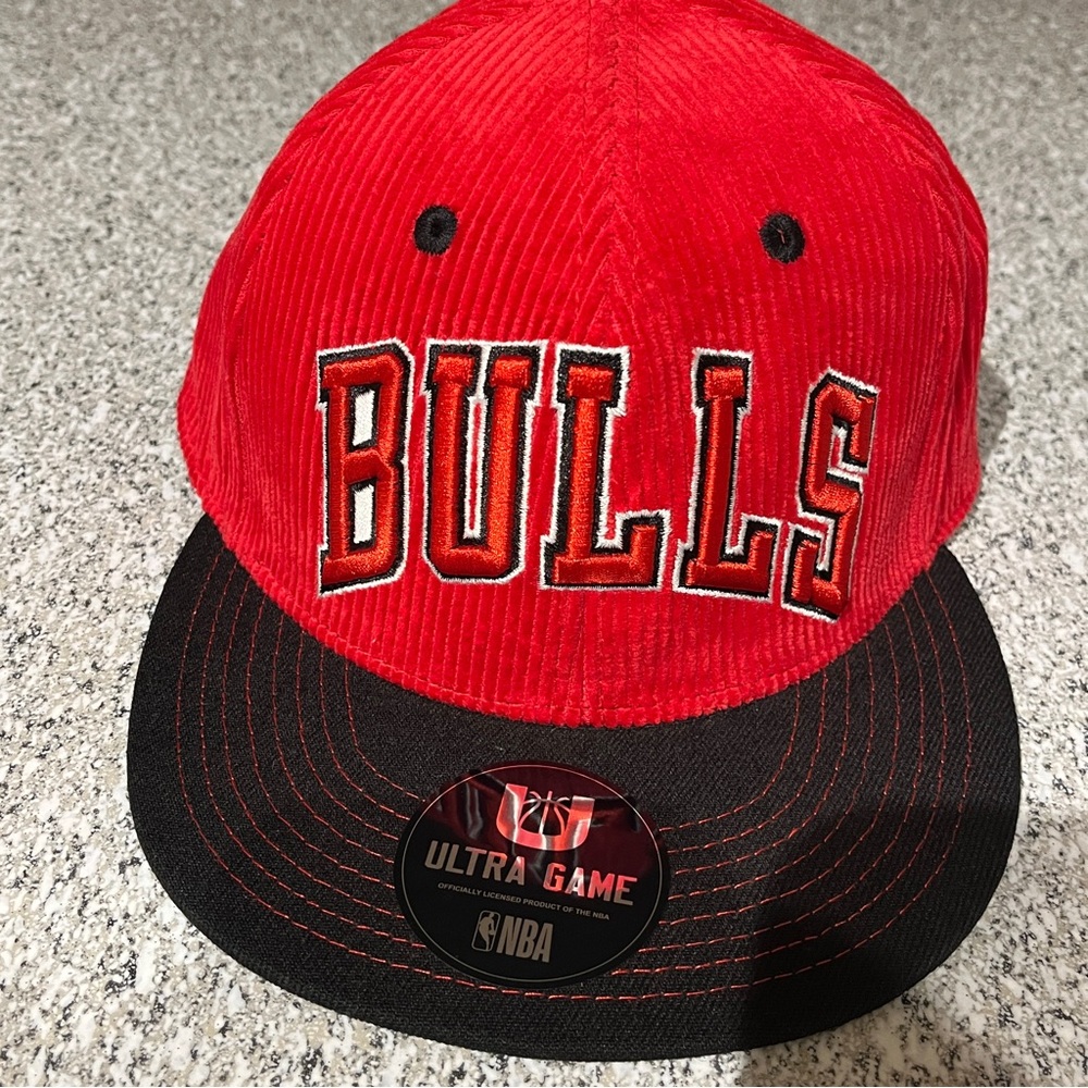 BRAND NEW ULTRA GAME NBA LICENSE CHICAGO BULLS HAT ONE SIZE FITS MOST
